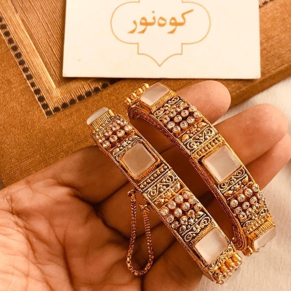 Sqaure Bezel Bangles - Picture 2 of 5